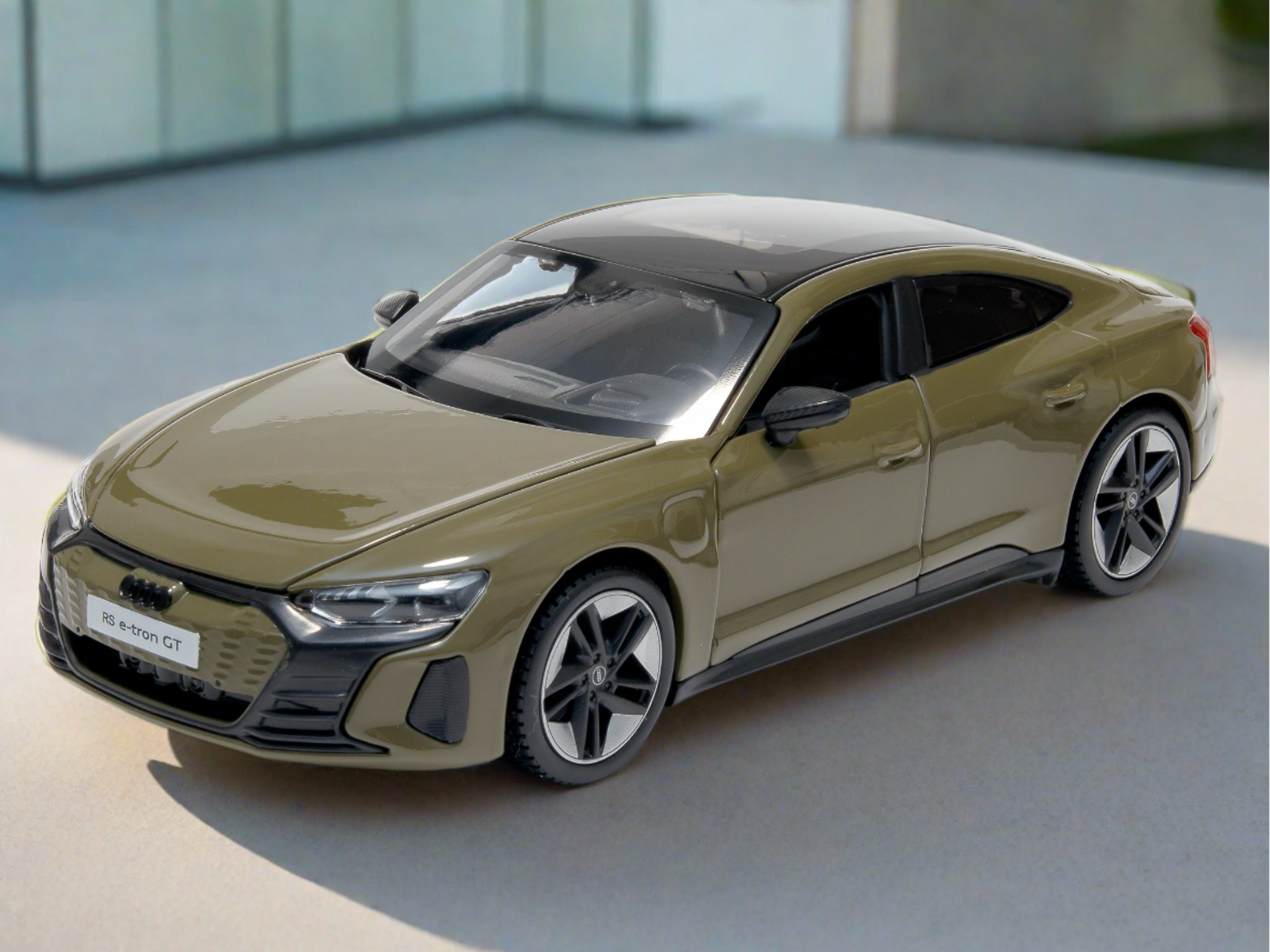 Audi e-tron GT 2022 green - 1:24 Scale