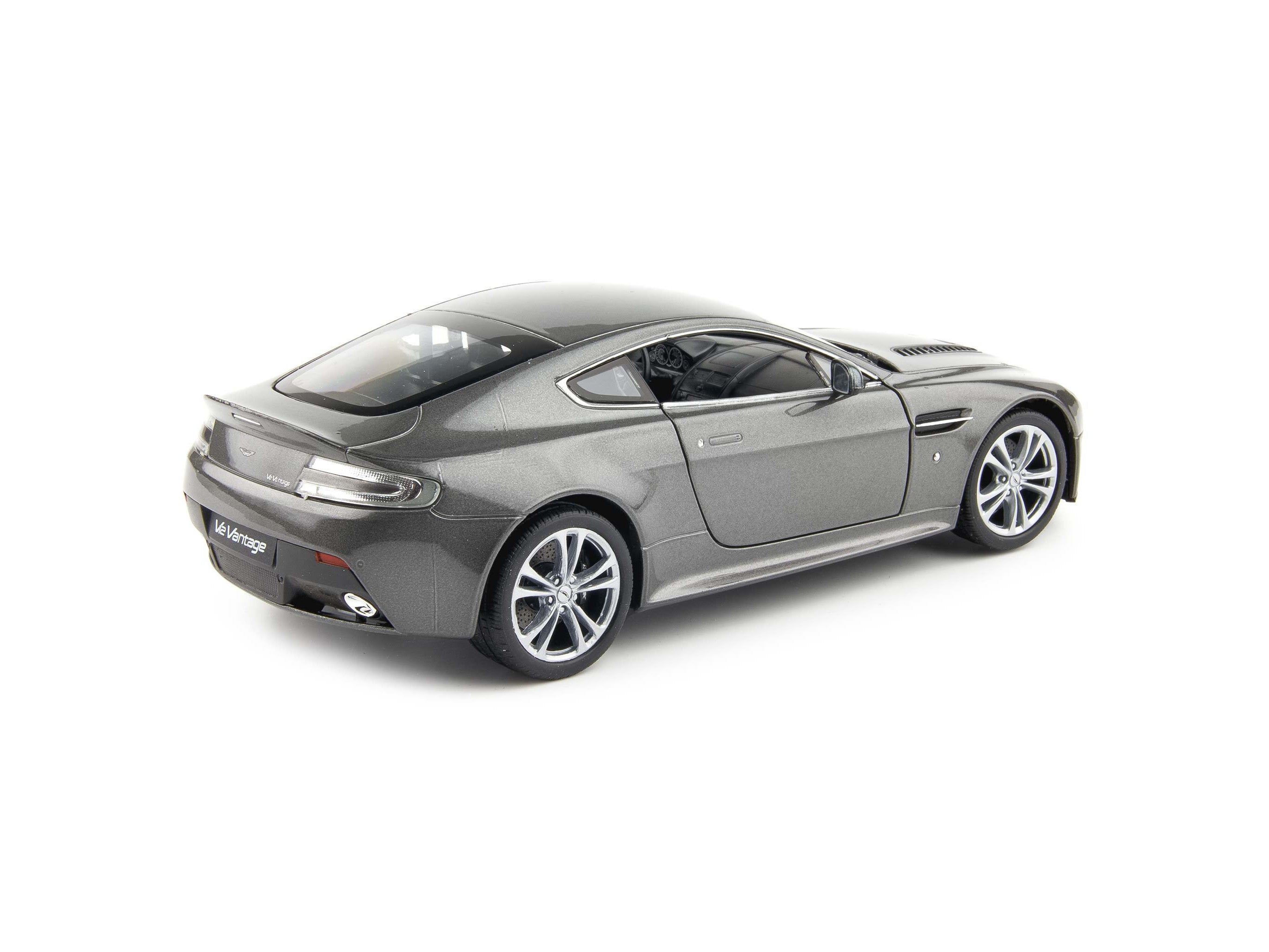 Aston Martin V12 Vantage silver 1:24 Scale