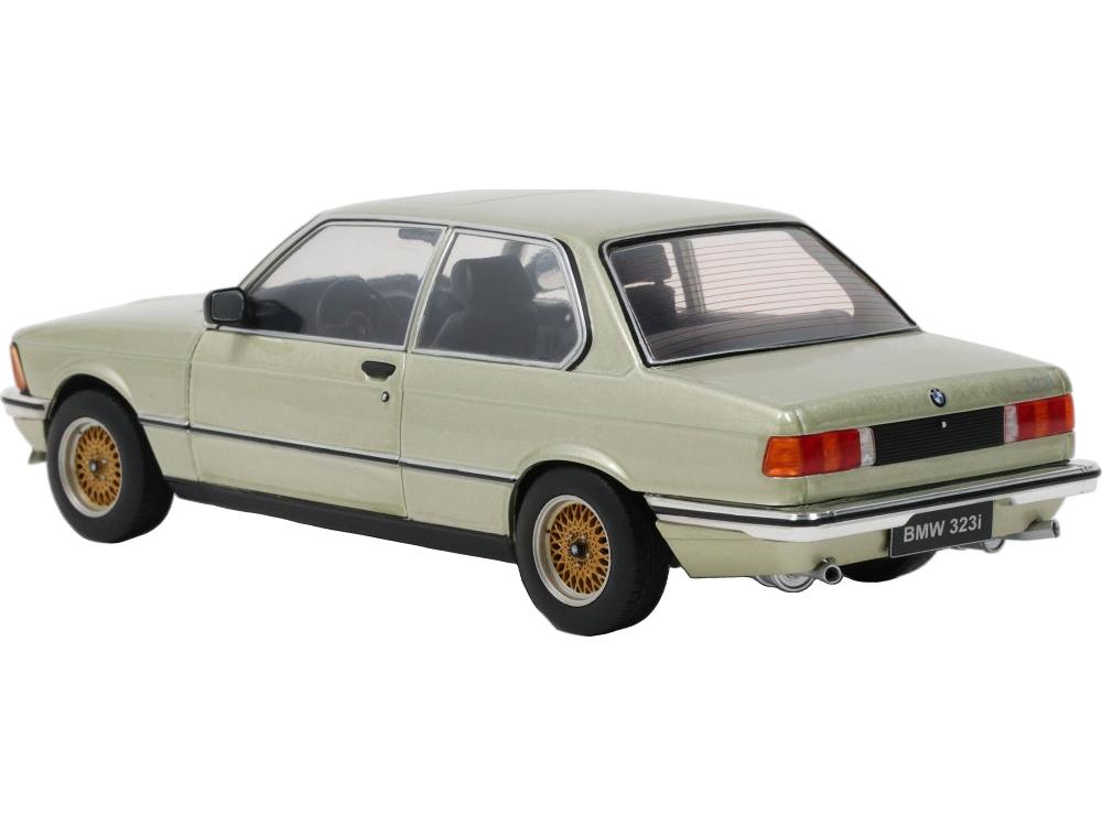 BMW 323i Resedagrun Metallic 1980 1:18 Scale Diecast Car – Solido-Solido-Diecast Model Centre