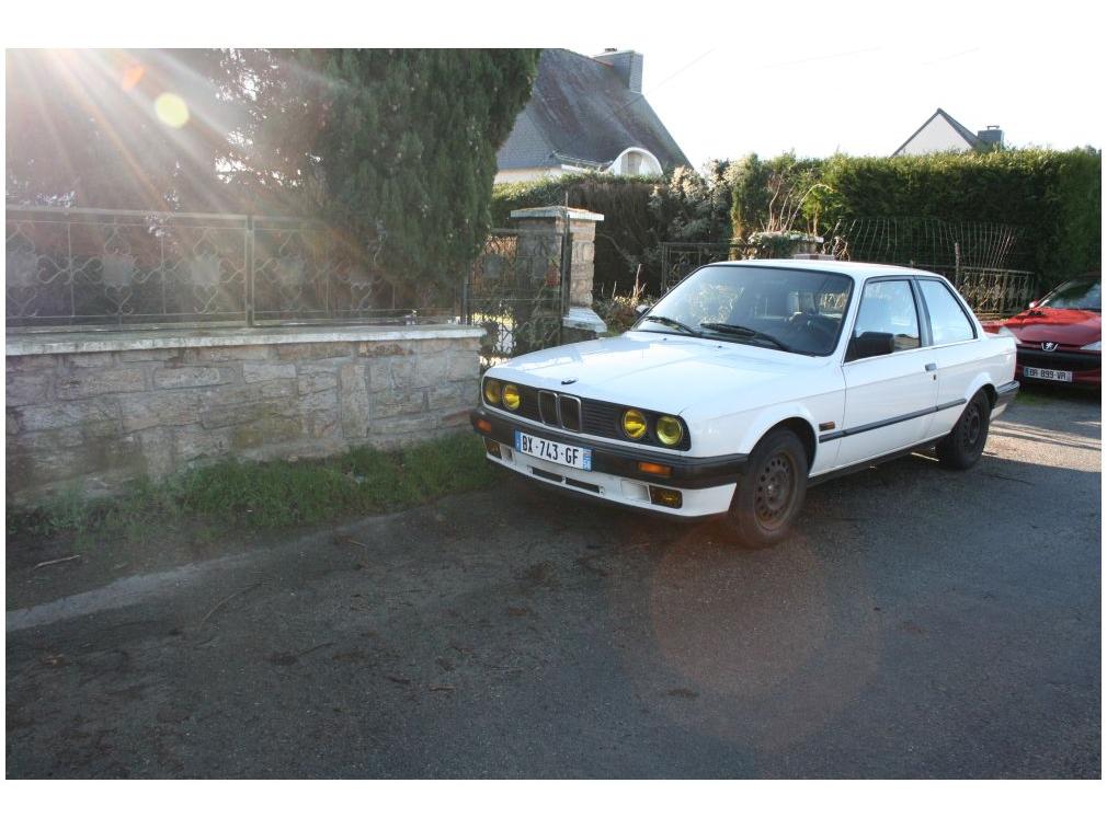 BMW 325i Alpine White 1986 1:18 Scale Solido Diecast Model Car-Solido-Diecast Model Centre