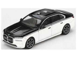 BMW I7 XDRIVE60 Alpine White/Black Sapphire (LHD) 1:64 Scale MINI GT Diecast Model-MINI GT-Diecast Model Centre