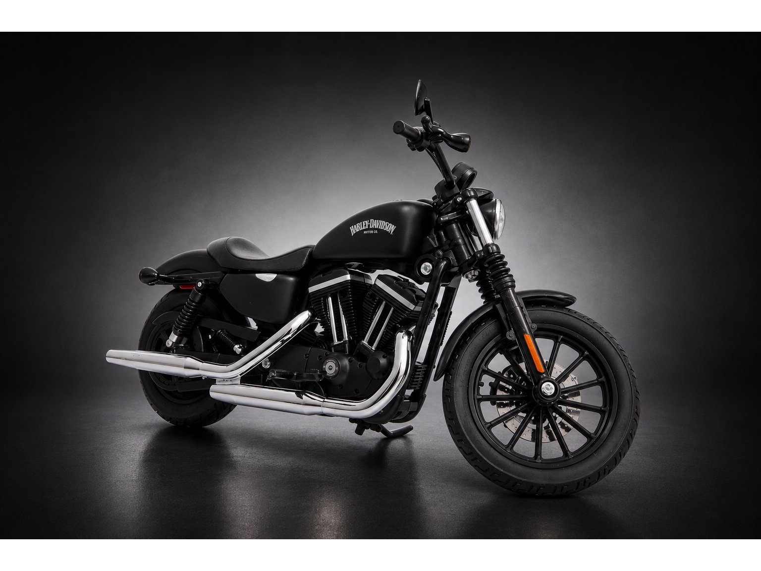 Harley Davidson Iron 883 diecast 1:12 Black Maisto Motorcycle Model