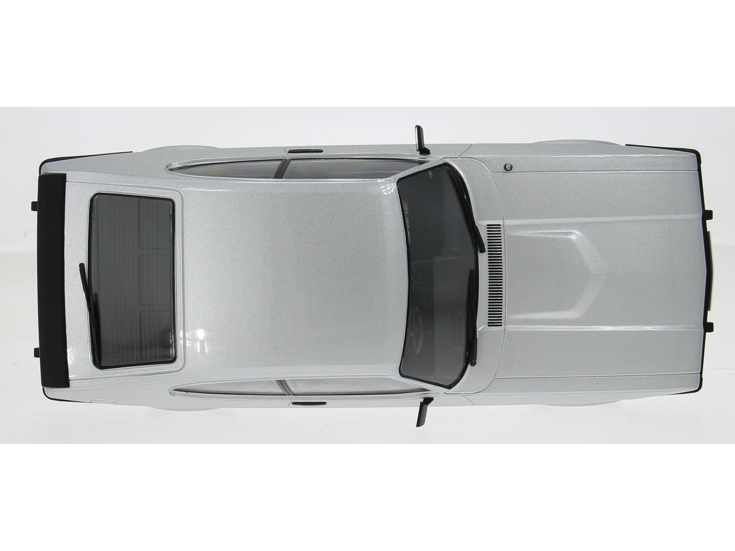 Ford Capri Mk3 3.0 S Strato Silver RHD - UOO 303T - UK Special 500pcs 1:18 Scale Diecast Model Car – Model Car Group-Model Car Group-Diecast Model Centre