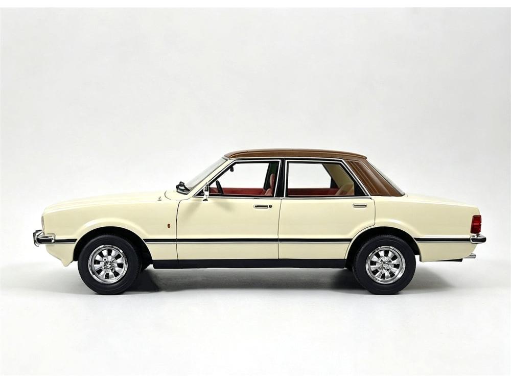 Ford Cortina Mk4 Diamond White RHD UK Special 100pcs Limited Edition 1:18 Scale Resin Car – Cult-Cult-Diecast Model Centre
