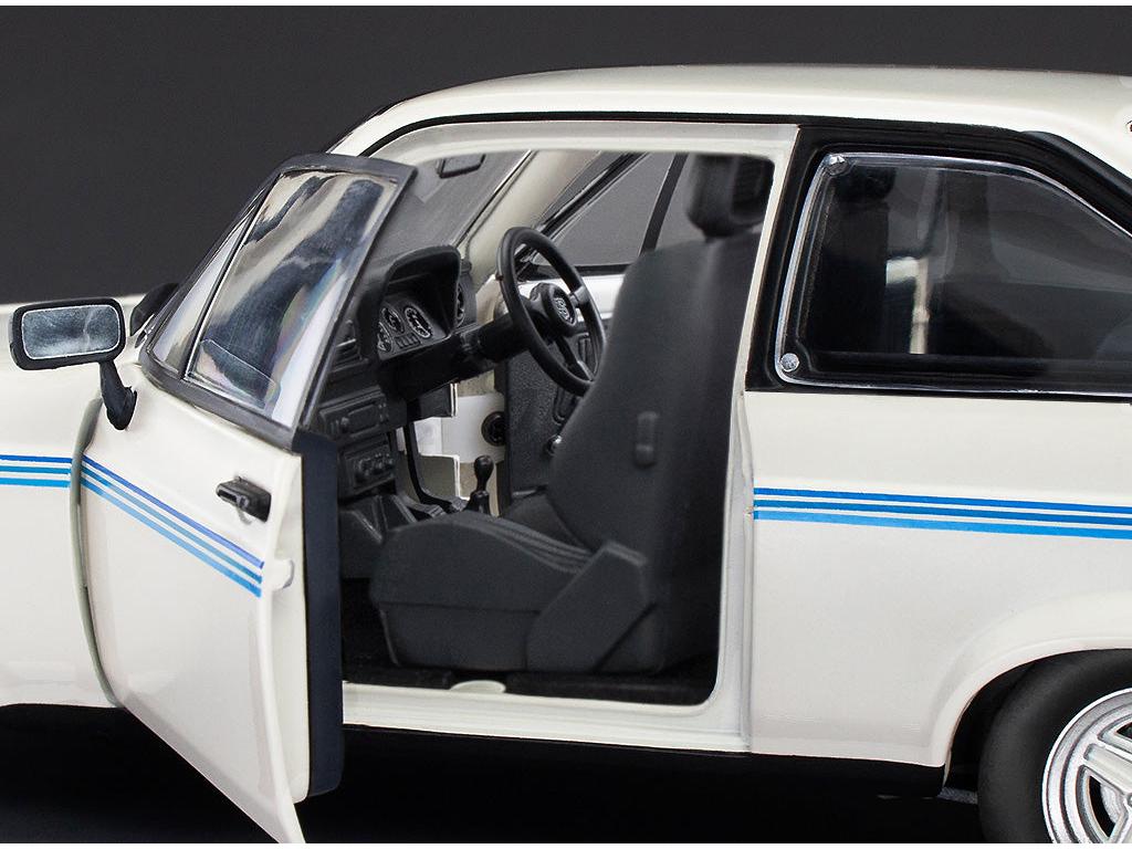 Ford Escort Harrier White (ERX 586V) (RHD) 1980 1:18 Scale Sun Star Diecast Model Car-Sun Star-Diecast Model Centre