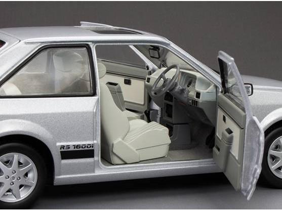 Ford Escort RS1600i 1984 Strato Silver RHD UK Exclusive - Limited Edition 360pcs 1:18 Scale Sun Star Diecast Model Car-Sun Star-Diecast Model Centre