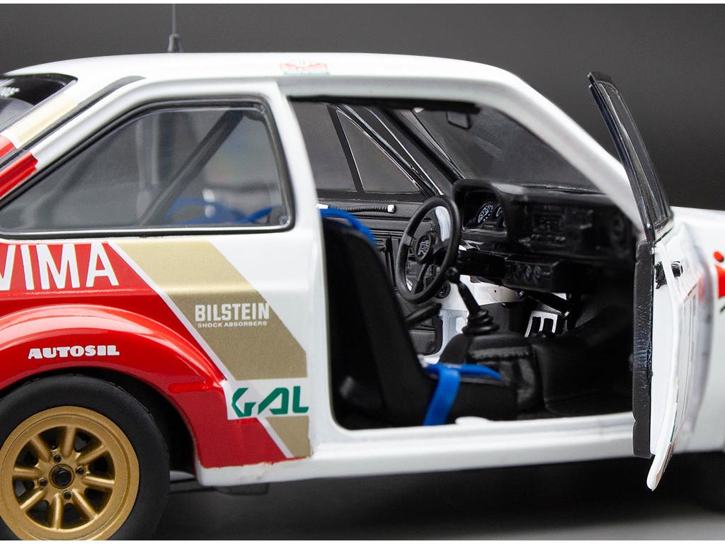 Ford Escort RS1800 #15 Santos and Oliveira Rallye de Portugal Vinho do Porto 1983 1:18 Scale Sun Star Diecast Model