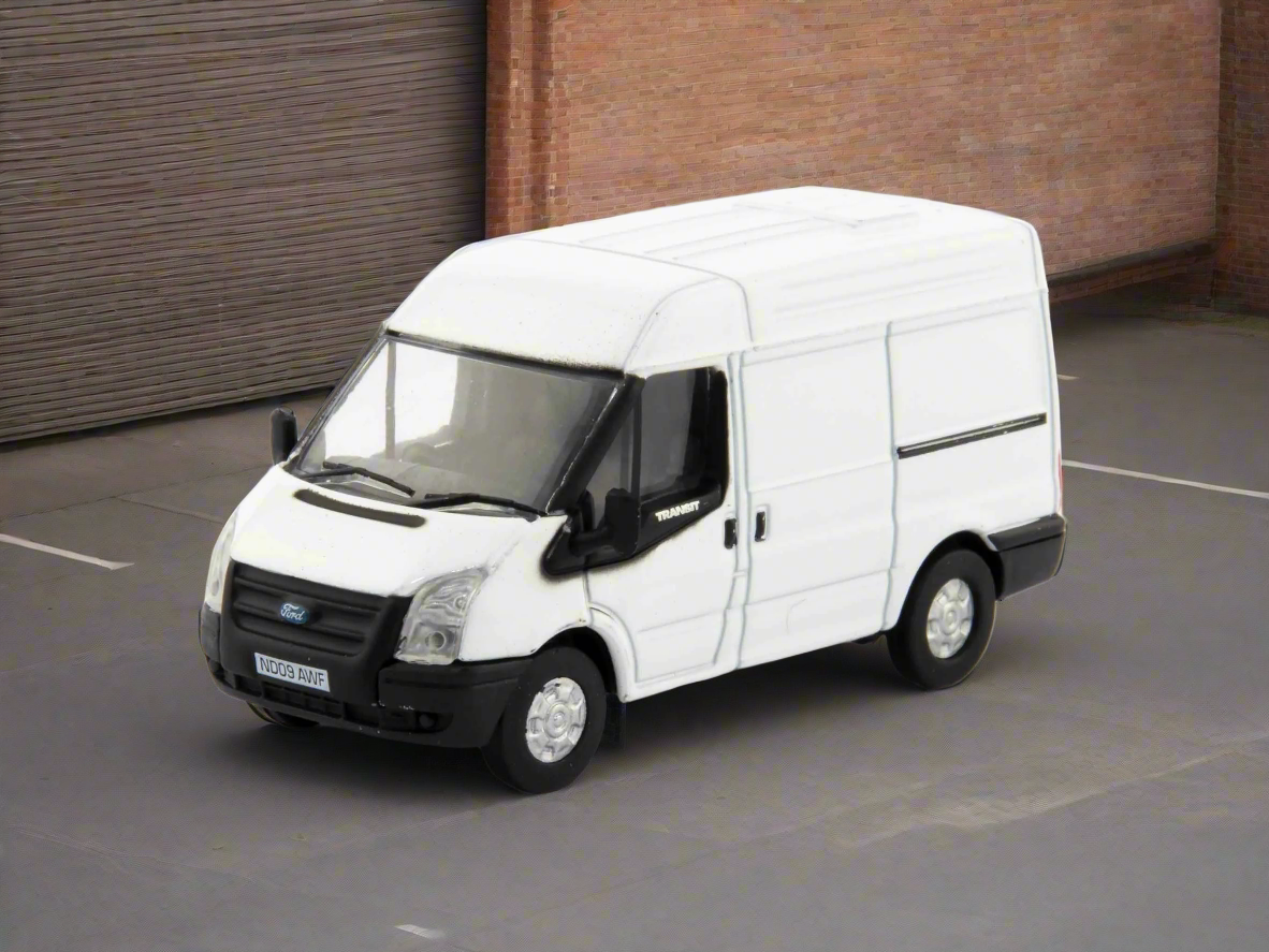 Ford Transit Mk5 SWB Medium Roof white 1:76 Scale