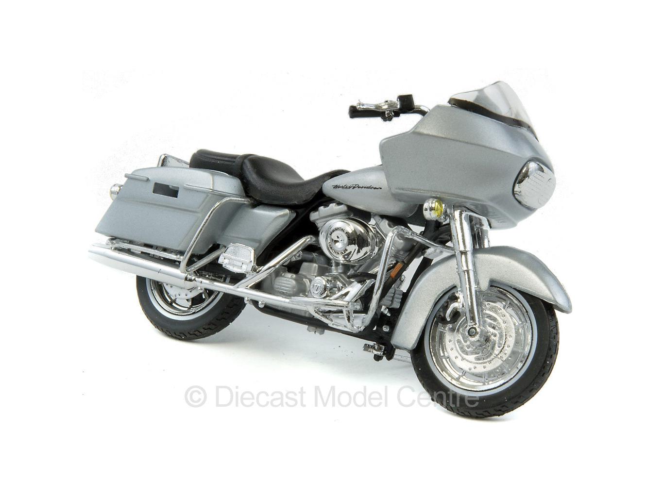Harley-Davidson FLTR Road Glide 2002 Silver Grey 1:18 Scale Maisto Diecast Model-Maisto-Diecast Model Centre