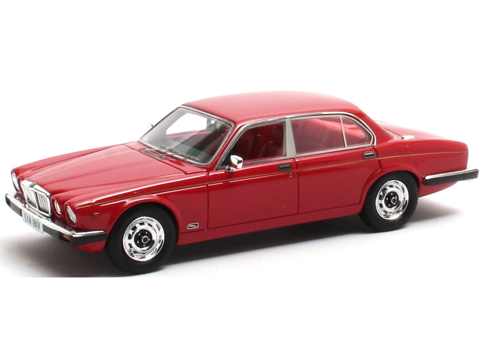 Jaguar XJ6 SIII 4.2 Damson Red 1979-1985 1:43 Scale Matrix Resin Model Car-Matrix-Diecast Model Centre