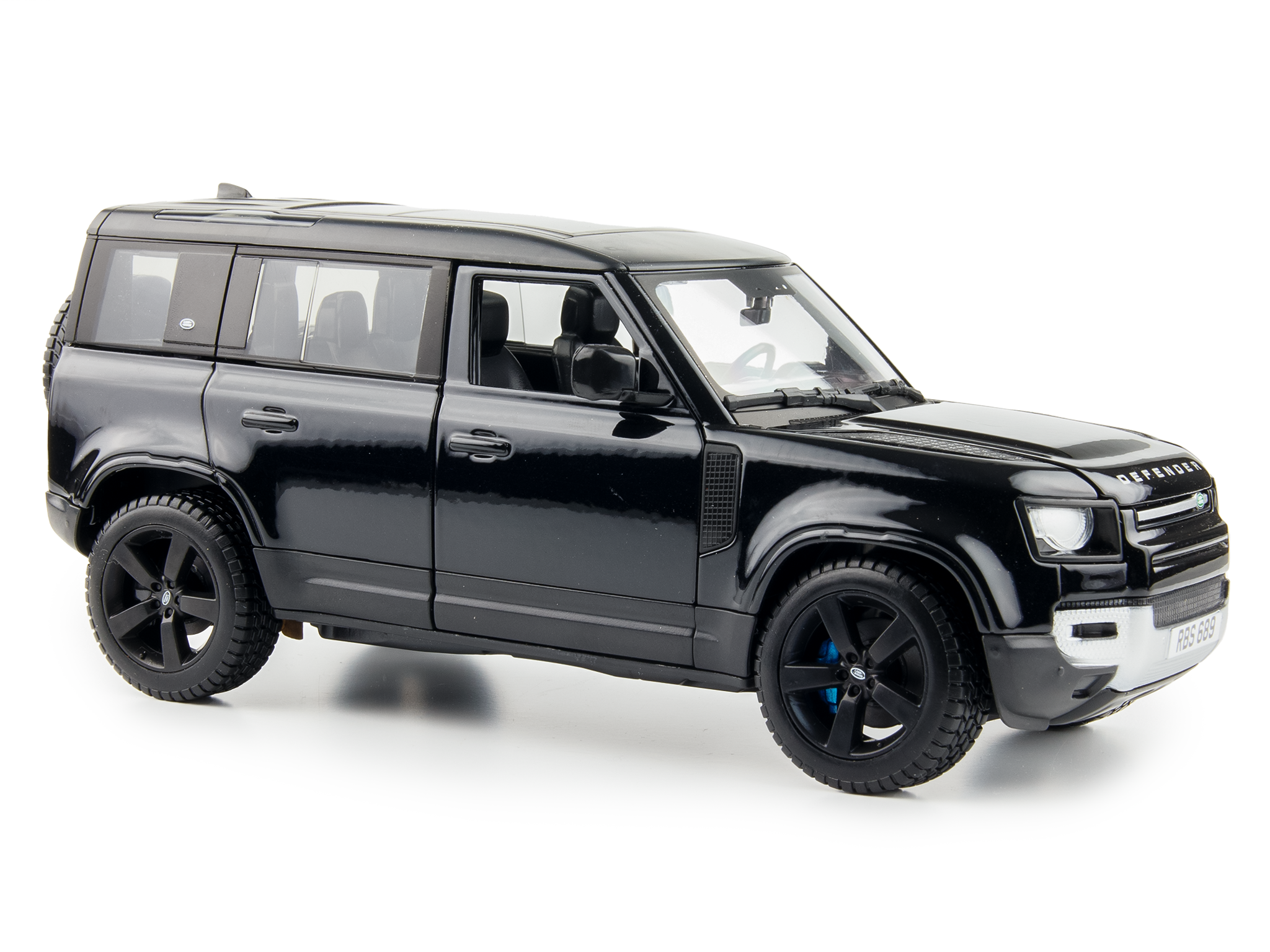 Land Rover Defender 110 Diecast Model 1:24 Scale Black Bburago