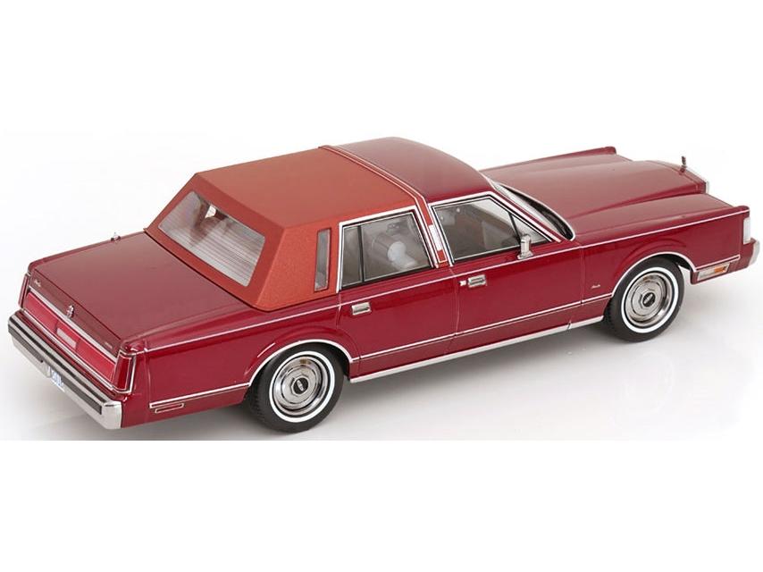 Lincoln Town Car 1985 Red Metallic From The Movie 'Point Break' 1:18 Scale Diecast Car – KK Scale-KK Scale-Diecast Model Centre