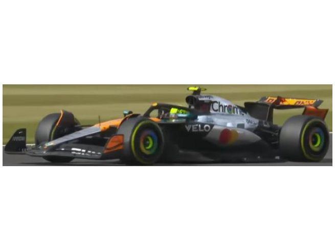 McLaren MCL39 #4 Winner F1 British GP 2025 Lando Norris w/Helmet + Case 1:43 Scale Diecast Model Car – Bburago-Bburago-Diecast Model Centre