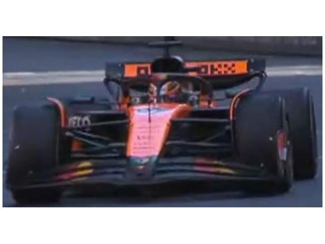 McLaren MCL39 #81 F1 Monaco GP 2025 Oscar Piastri w/Helmet + Case 1:43 Scale Diecast Model Car – Bburago-Bburago-Diecast Model Centre