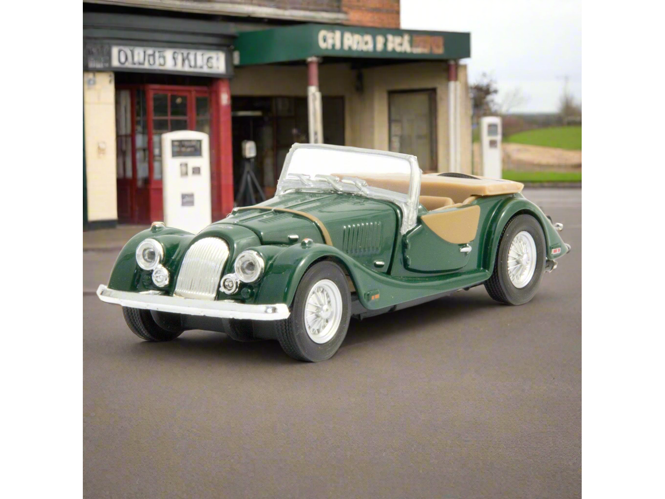 Morgan Plus 8 green 1:43 Scale Model Car