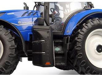 New Holland T6.180 Methane Tractor 1:32 Scale Universal Hobbies Diecast Model-Universal Hobbies-Diecast Model Centre