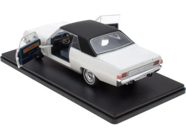 Opel Diplomat V8 Coupe 1965 White 1:24 Scale Unbranded Diecast Model Car-Unbranded-Diecast Model Centre