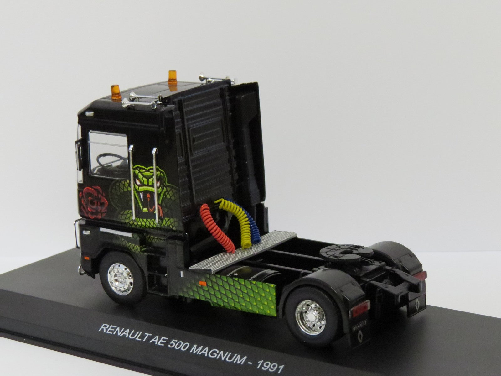 Renault AE 500 Magnum 1991 Green Mamba 1:43 Scale Unbranded Diecast Model Truck-Unbranded-Diecast Model Centre