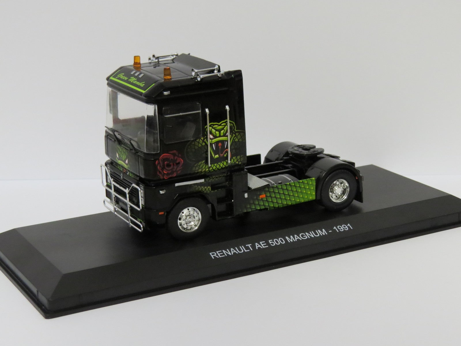 Renault AE 500 Magnum 1991 Green Mamba 1:43 Scale Unbranded Diecast Model Truck-Unbranded-Diecast Model Centre