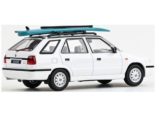 Skoda Felicia FL Estate 1998 White Candy w/Surfboard 1:43 Scale Abrex Diecast Model Car-Abrex-Diecast Model Centre