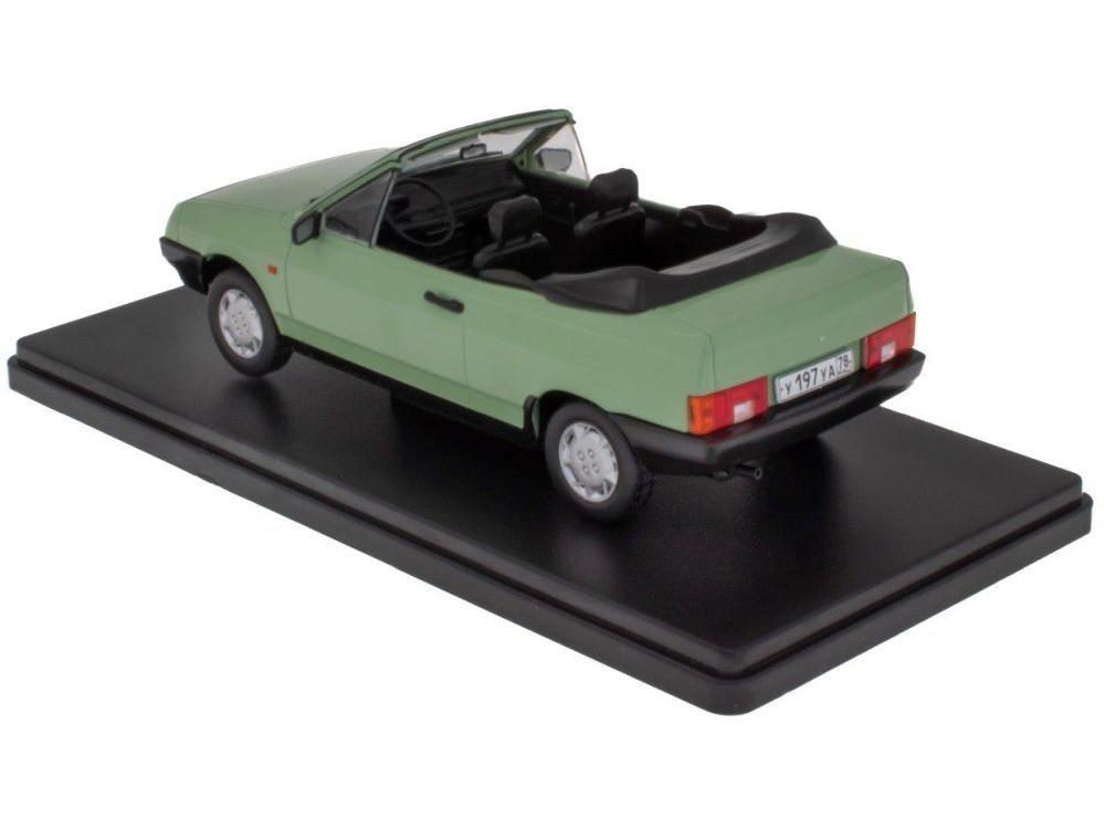 VAZ-2108 'Natasha' LadaGreen 1:24 Scale Unbranded Diecast Model Car-Unbranded-Diecast Model Centre