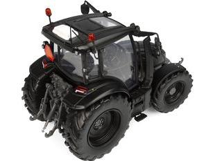 Valtra G135 Tractor Matt Black 1:32 Scale Universal Hobbies Diecast Model-Universal Hobbies-Diecast Model Centre