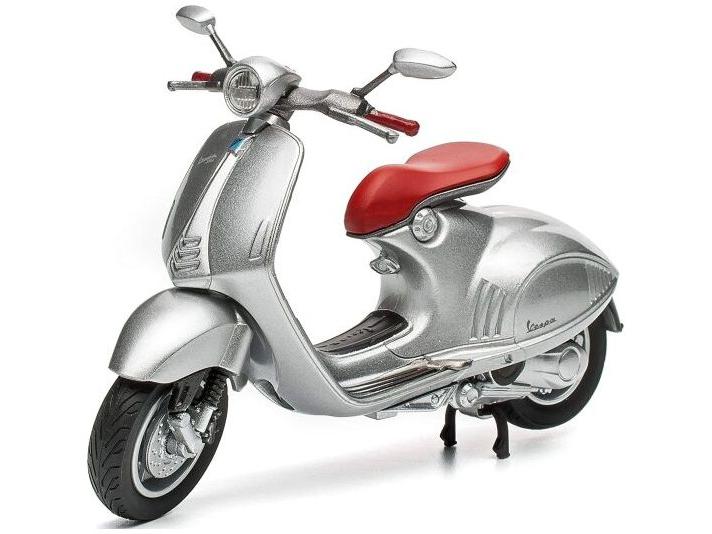 Vespa 946 Bellissima 2014 Silver 1:18 Scale Maisto Diecast Model Scooter-Maisto-Diecast Model Centre