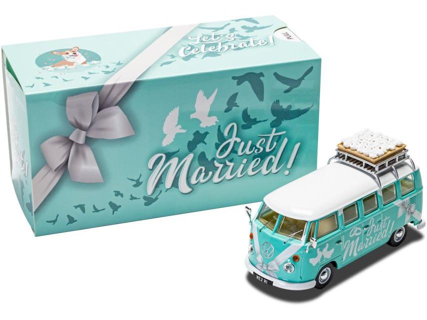 Volkswagen Campervan 'Just Married' 1:43 Scale Corgi Diecast Model-Corgi-Diecast Model Centre