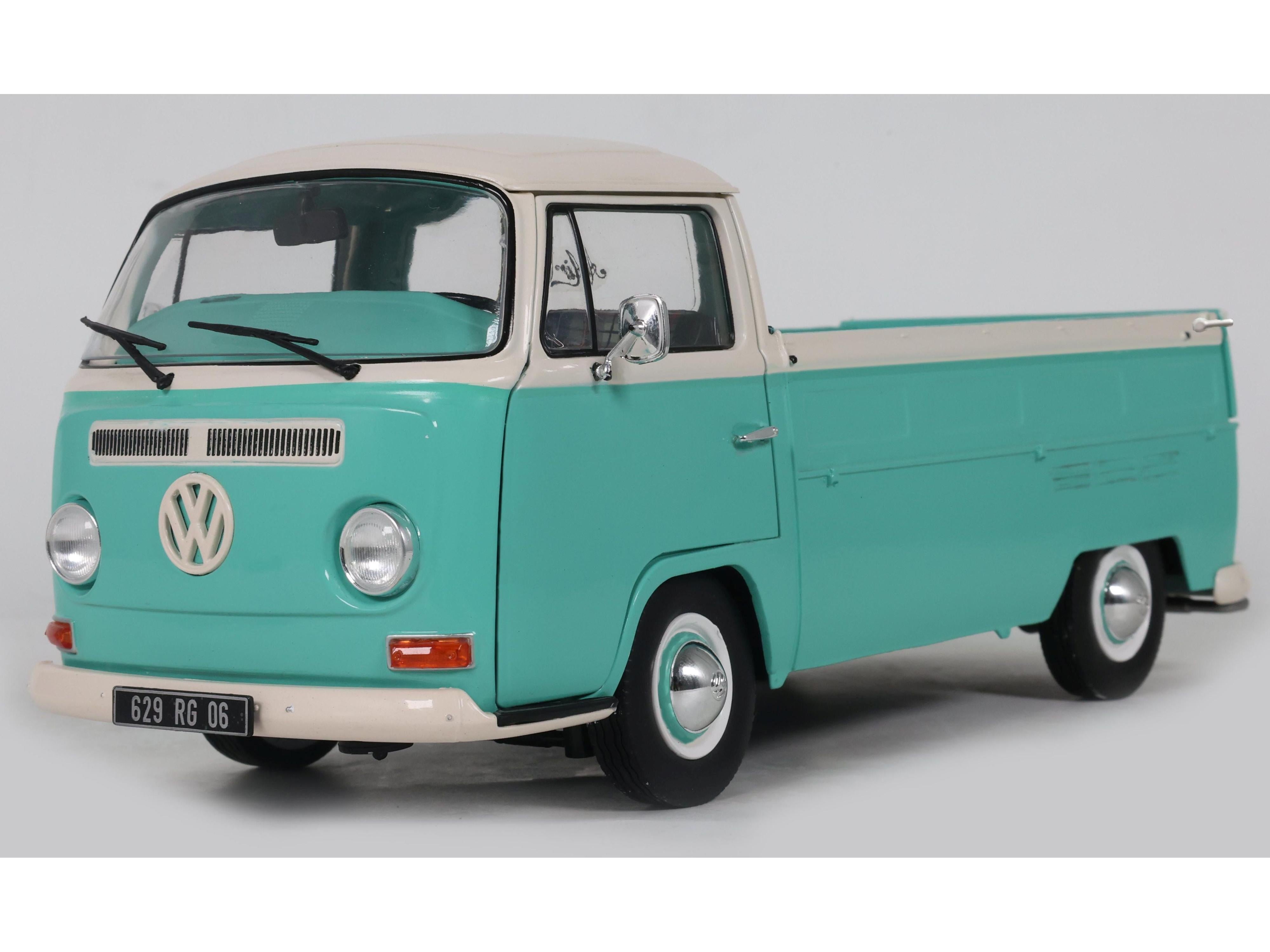 Volkswagen T2 Turquoise/White 1968 1:18 Scale Solido Diecast Model Pickup-Solido-Diecast Model Centre