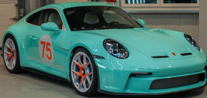 Porsche 911 (992) Mint Green 2025 1:18 Scale Resin Car – GT Spirit-GT Spirit-Diecast Model Centre