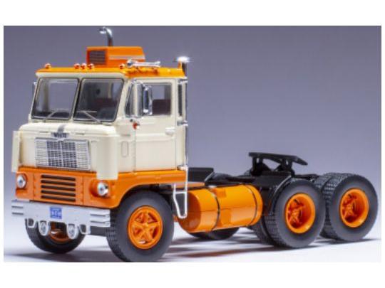 White 7400 Beige 1960 1:43 Scale Diecast Truck – IXO