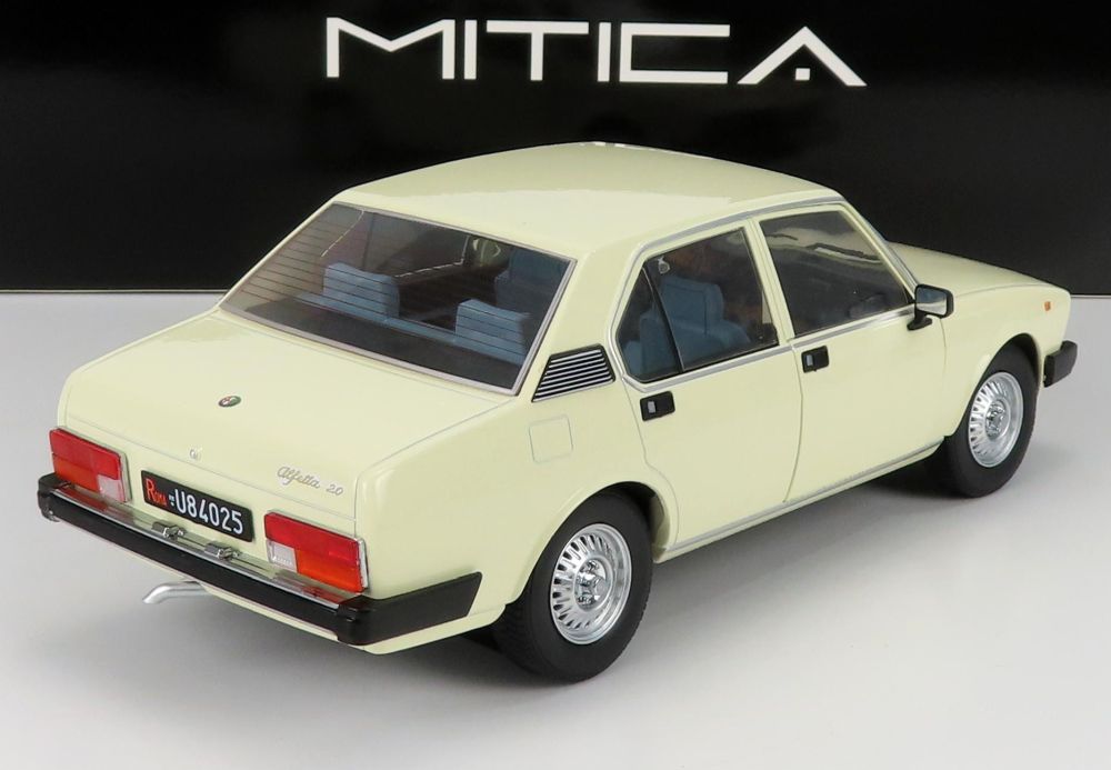 Alfa Romeo Alfetta Berlina 2000L 1978 Ivory 103 1:18 Scale Diecast Model Car – Mitica