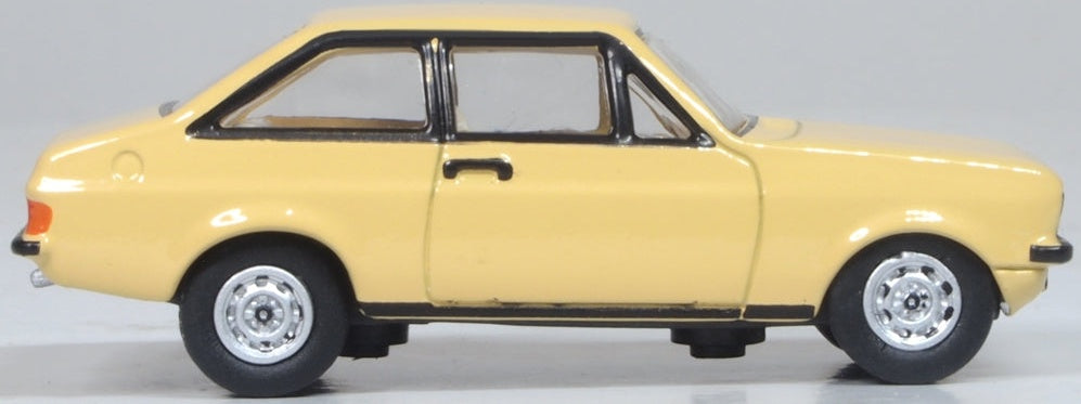 Ford Escort Mk2 Sahara Beige 1:76 Scale Diecast Car – Oxford Diecast