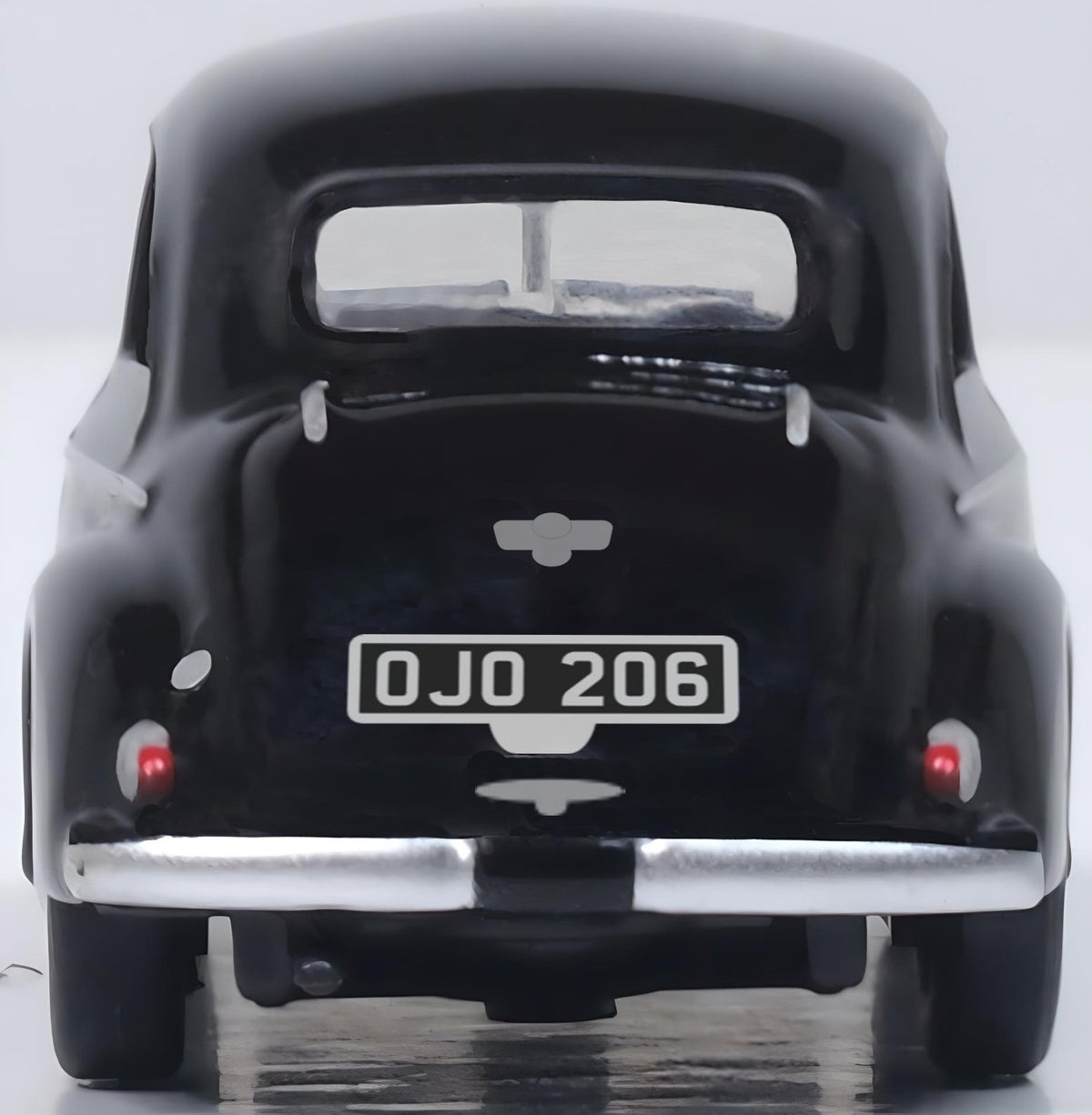 Morris Minor MMS Saloon Black 1:76 Scale Diecast Car – Oxford Diecast