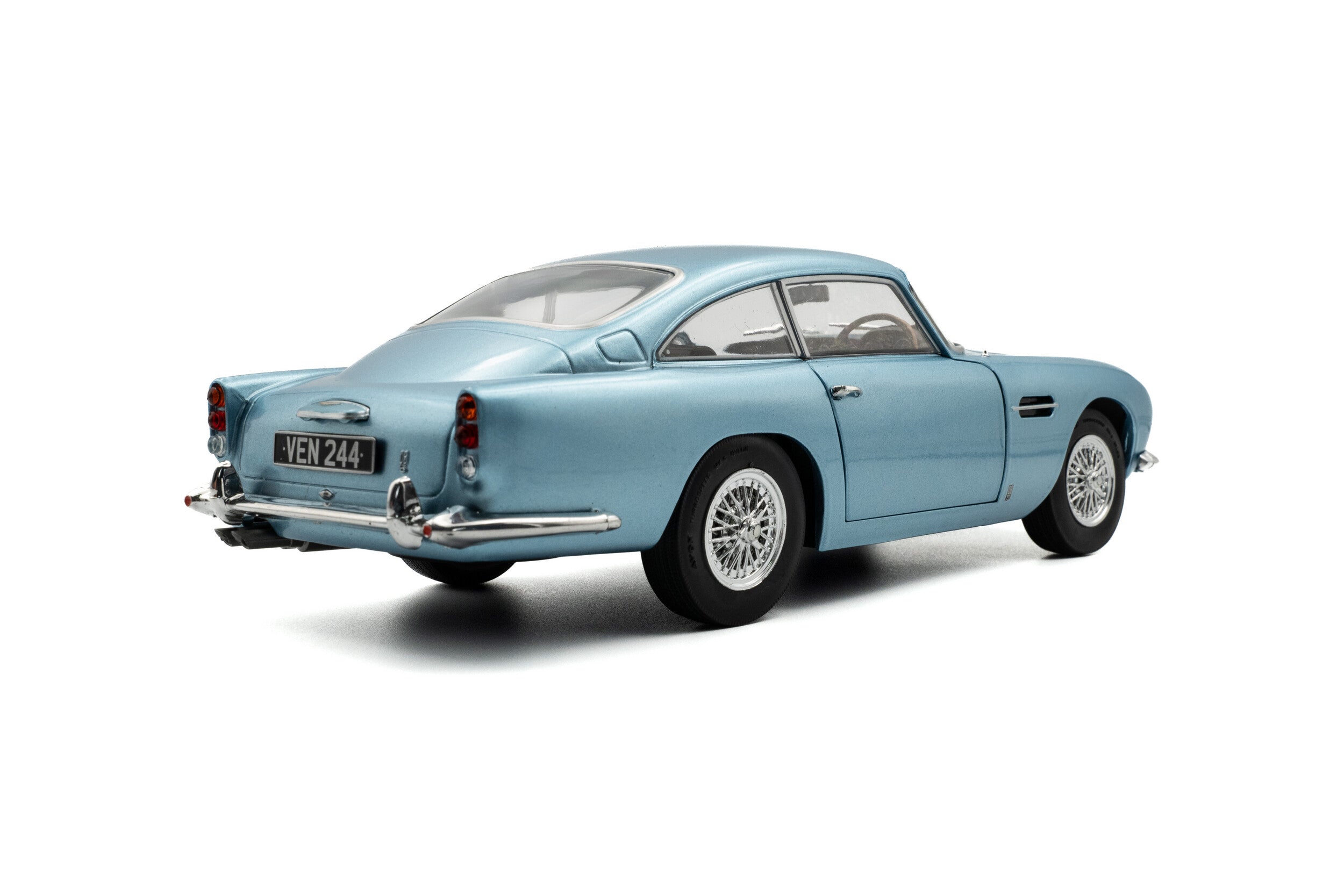 Aston Martin DB5 1964 Light Metallic Blue 1:18 Scale Solido Diecast Model
