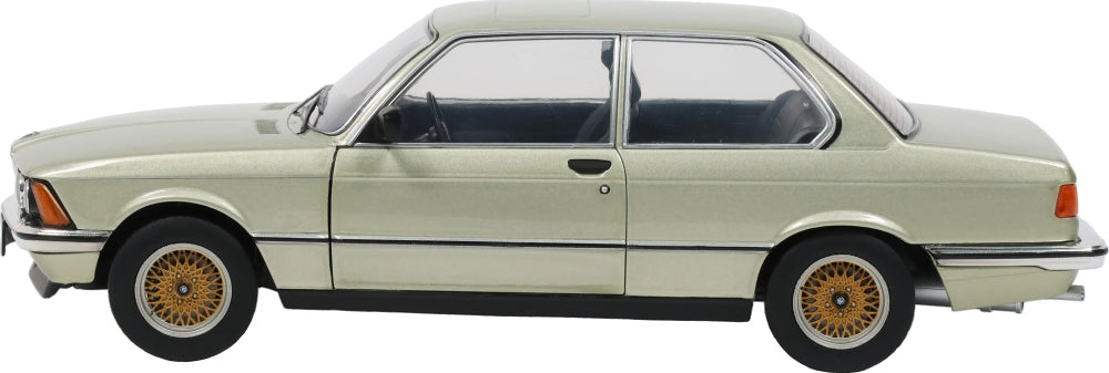 BMW 323i Resedagrun Metallic 1980 1:18 Scale Diecast Car – Solido