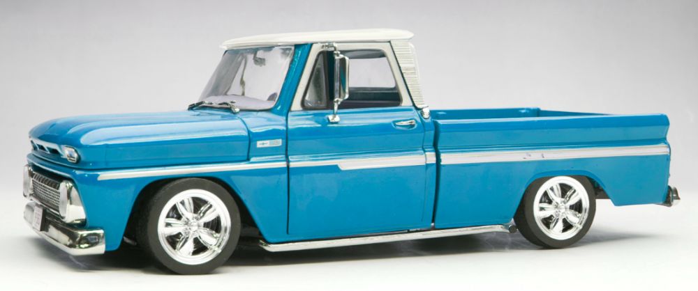 Chevrolet C-10 Styleside Pickup Blue Lowrider 1965 1:18 Scale Sun Star Diecast Model