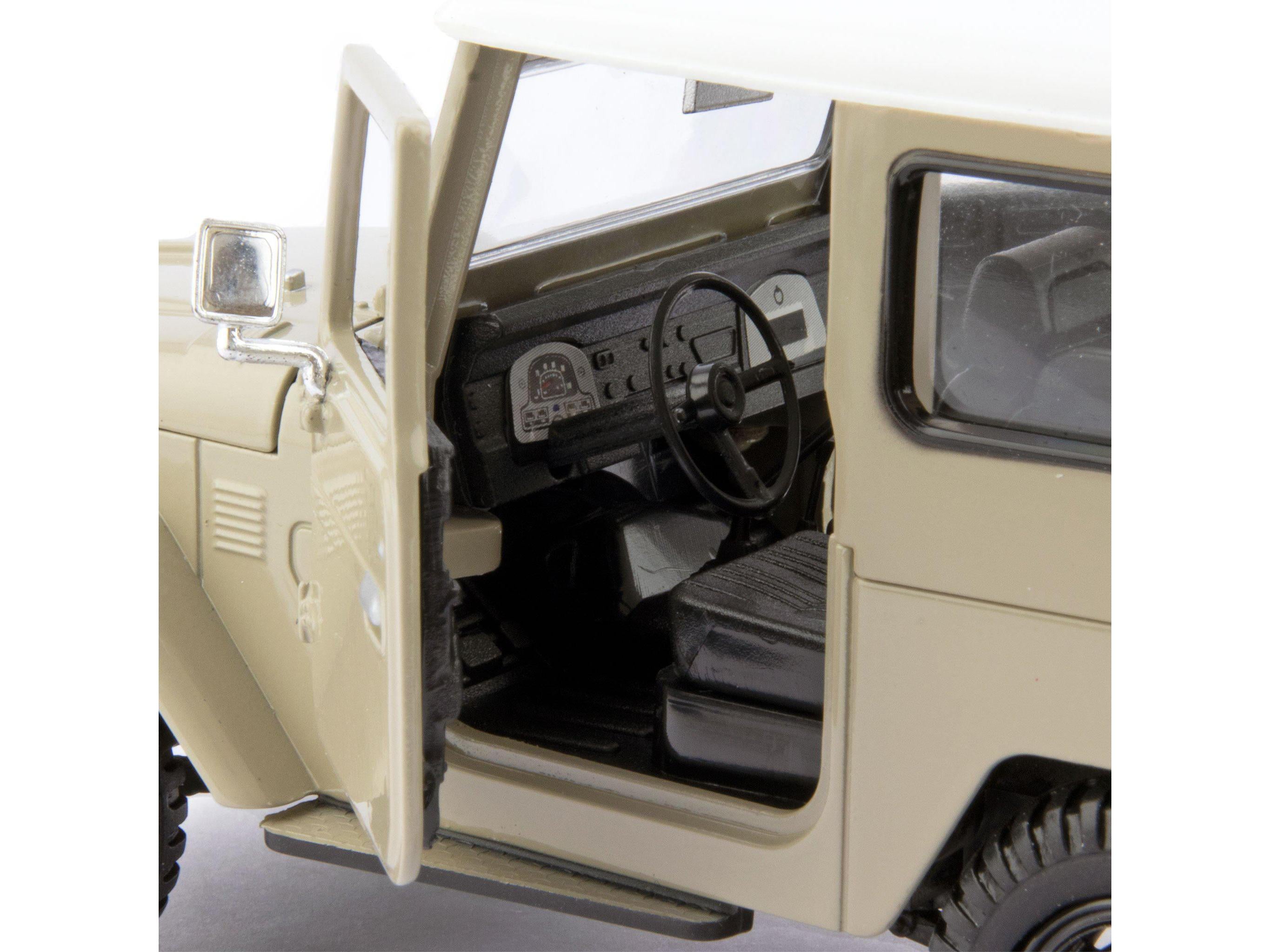 Toyota Land Cruiser FJ40 Diecast Model Car beige - 1:24 Scale-Motormax-Diecast Model Centre