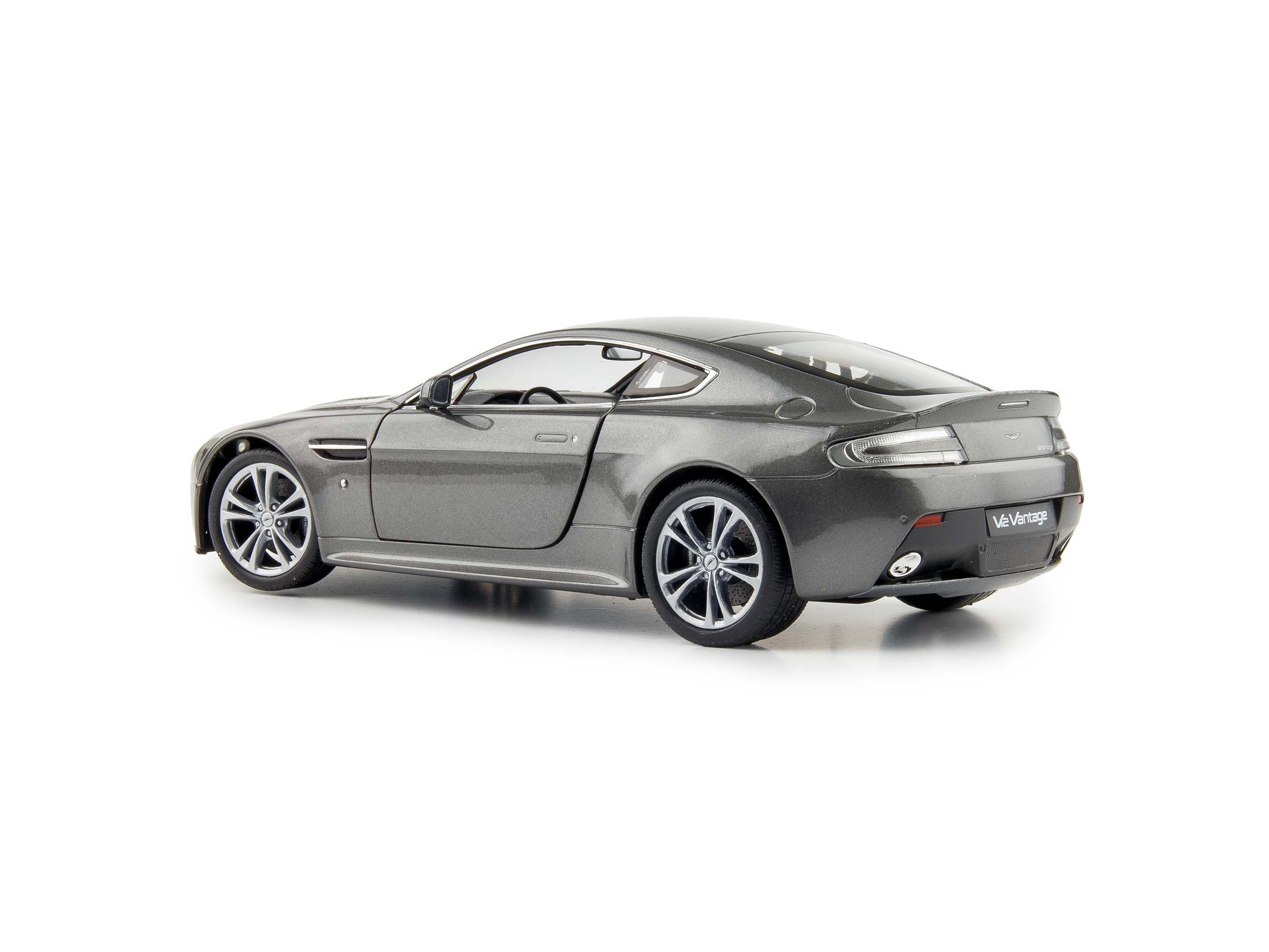 Aston Martin V12 Vantage silver - 1:24 Scale Diecast Model Car