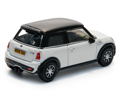 MINI Pepper White - 1:76 Scale