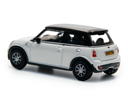 MINI Pepper White - 1:76 Scale