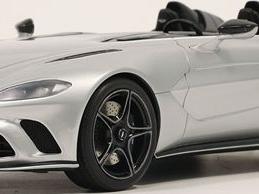 Aston Martin V12 Speedster 2021 Skyfall Silver 1:18 Scale GT Spirit Resin Model Car-GT Spirit-Diecast Model Centre