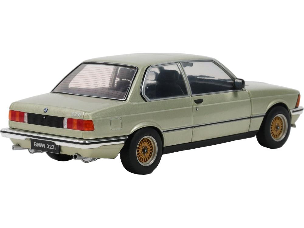 BMW 323i Resedagrun Metallic 1980 1:18 Scale Diecast Car – Solido-Solido-Diecast Model Centre