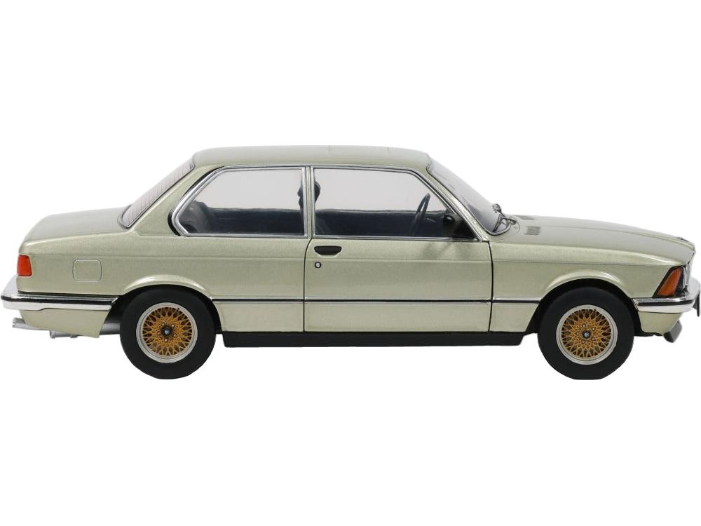 BMW 323i Resedagrun Metallic 1980 1:18 Scale Diecast Car – Solido-Solido-Diecast Model Centre