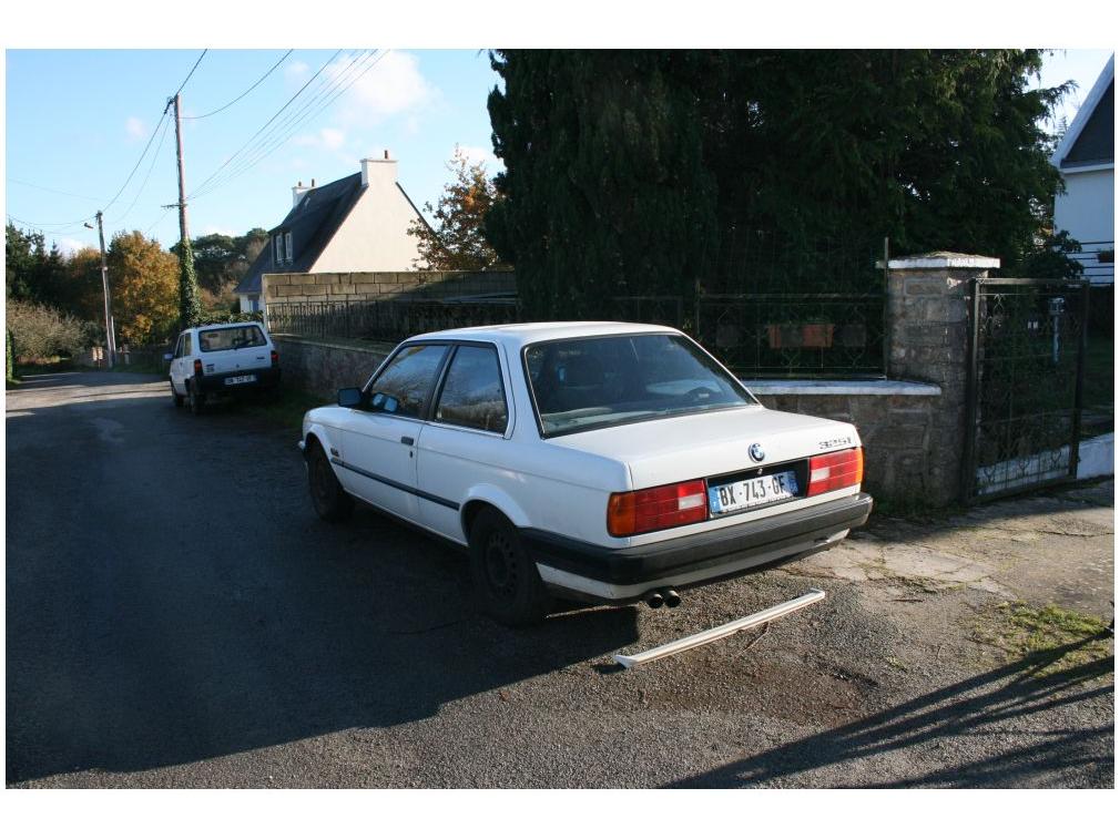 BMW 325i Alpine White 1986 1:18 Scale Solido Diecast Model Car-Solido-Diecast Model Centre