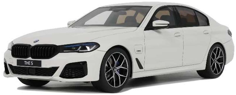 BMW 545E xDrive Saloon M Sport Alpine White III 2023 1:18 Scale GT Spirit Resin Model Car-GT Spirit-Diecast Model Centre