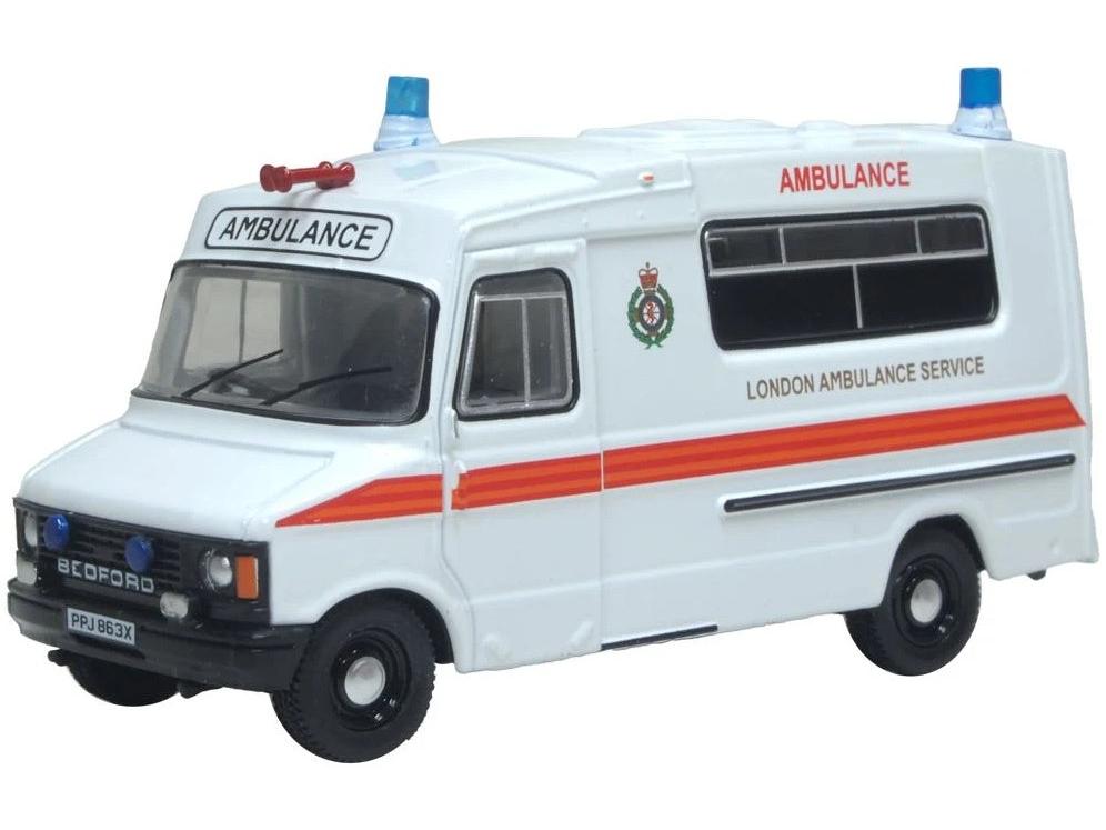 Bedford CF Hanlon Ambulance London Ambulance Service (OFAH) 1:76 Scale Diecast Model Car – Oxford Diecast-Oxford Diecast-Diecast Model Centre