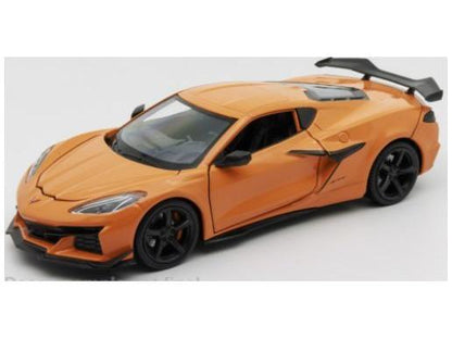 Chevrolet Corvette Z06 Orange 1:24 Scale Welly Diecast Model-Welly-Diecast Model Centre