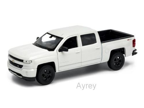 Chevrolet Silverado White 1:24 Scale Welly Diecast Model-Welly-Diecast Model Centre