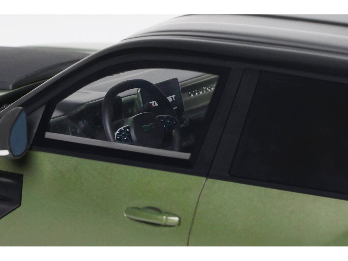 Dacia Duster Redust Sport 4x2 Hybrid Green 2025 1:18 Scale Resin Car – OttOmobile-OttOmobile-Diecast Model Centre